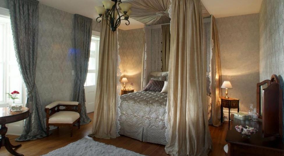 Maplehurst Manor Acomodação com café da manhã Brockville Quarto foto